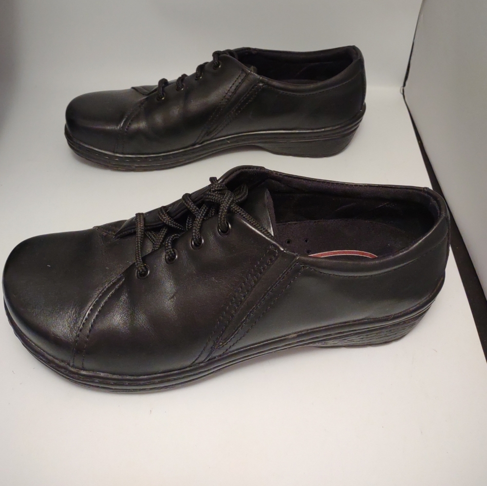 Leather  Klogs Solid Black Upper Lace Up Womens Walking Round Toe Shoe Size 9.5